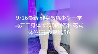 妹子舌头真灵活下面的奶子都要掉出来了