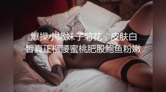  黑客破解家庭网络摄像头偷拍两个巨乳少妇日常生活在客厅和老公啪啪