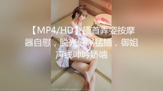 最新厕所偷窥长发美女嘘嘘