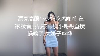 穿着衣服很温雅含蓄的女神