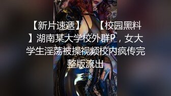 黑客破解家庭网络摄像头偷拍??饥渴夫妻厨房全裸做家务吃饭 厨房里操逼！