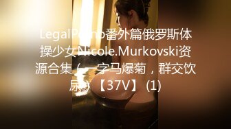 STP32980 嫩逼小妹和她的騷媽媽一起大秀直播，淫聲蕩語互動撩騷聽狼友指揮，舌吻舔騷奶子舔逼互相摩擦，浪叫呻吟不止