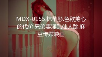 商场抄底牛仔裙大眼美女