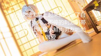 Candice 优雅而曲线美，知道如何给相机想要的东西。她的金色头发和棕色眼睛可能会让你想起隔壁的那